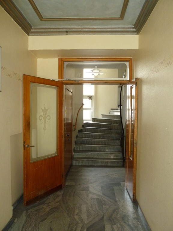 Funkisstil i ett välhållet trapphus